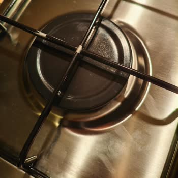 Electrolux Kurulum Sonrası Ocak Demirinde Boya Atması Ve Servisin Hasarı Bildirmemesi