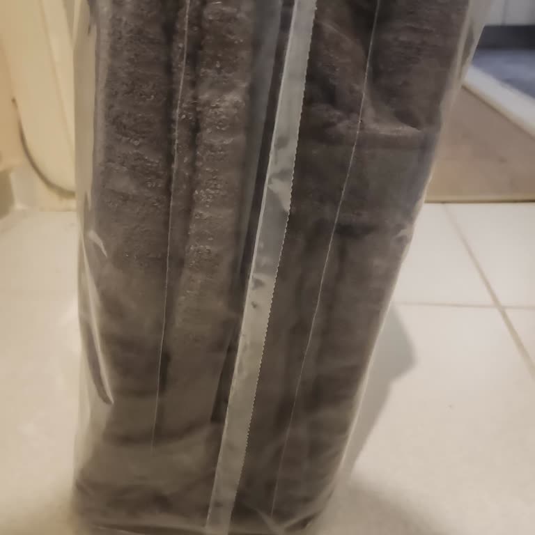 Yanlış Renk Bornoz Gönderildi, Satıcı Ve Müşteri Hizmetleri Çözüm Sunmuyor