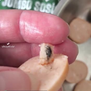 Polonez Tütsülenmiş Piliç Jumbo Sosisin İçinden Kıl Öbeği Çıktı!
