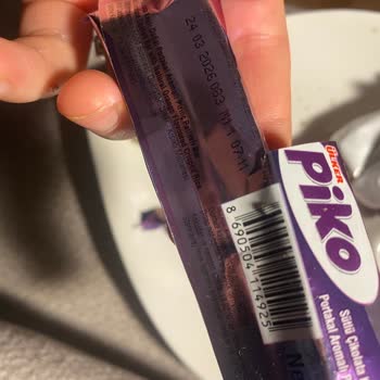 Aldığım Ülker Piko Çikolatalarda Renk Ve Koku Sorunu Yaşadım