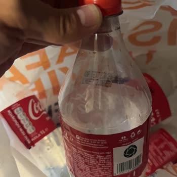 1 Litrelik Coca-Cola Şişelerinde Sürekli Gazsız Ve Kalitesiz Ürün Sorunu