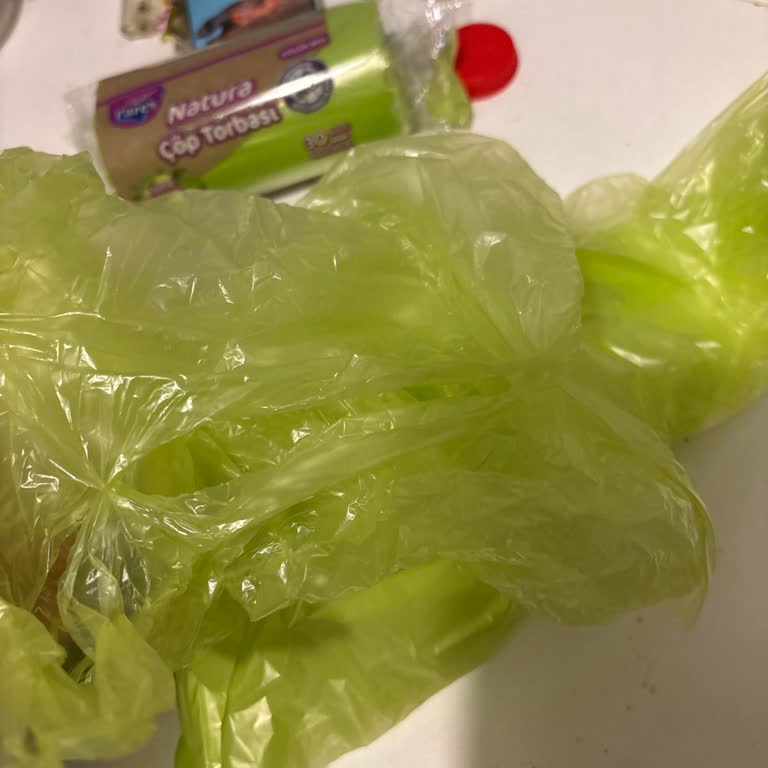 Parex Çöp Torbaları Patlak Çıktı, Mutfak Mahvoldu!