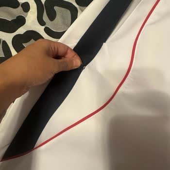 Yanlış Ve Yırtık Ürün Gönderildi, Firmadan Dönüş Alamıyorum