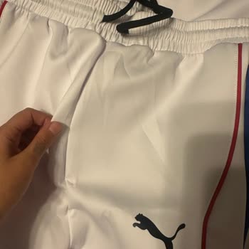 Yanlış Ve Yırtık Ürün Gönderildi, Firmadan Dönüş Alamıyorum
