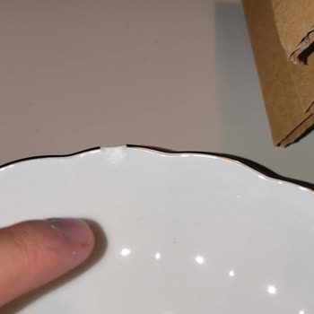 Kırık Gelen Yemek Takımı Ve Ulaşılamayan Müşteri Hizmeti