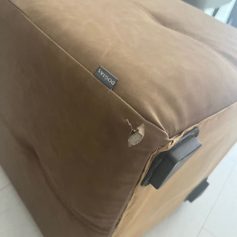 Yırtık Teslim Edilen Koltuk Ve Puf İçin 3 Aydır Çözüm Sunulmuyor