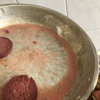 Aldığım Sucukta Bozukluk Ve Müşteri Hizmetlerine Ulaşamama Sorunu