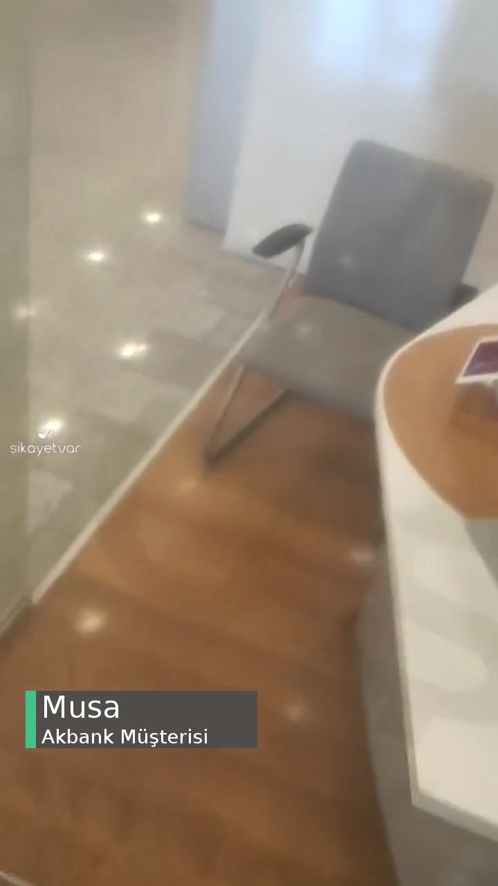 Akbank Çalışanın Yerinde Olmaması videonun kapak resmi