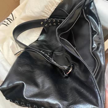 Siparişimde Bana Ait Olmayan Poşetler Ve Çöpler Çıktı, Muhatap Bulamıyorum