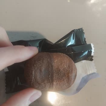 Eti Browni Intense Paketinde Bozulma Ve Garip Tomurcuklar