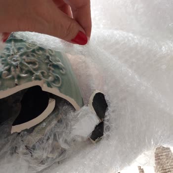 Kırık Gelen Ürün Ve İade Talebimin Sürekli Reddedilmesi Nedeniyle Mağduriyet