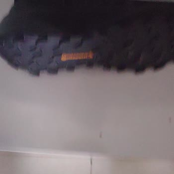 Kullanılmamış Adidas Ayakkabıda Su Geçirme Problemi Ve Yetersiz Destek