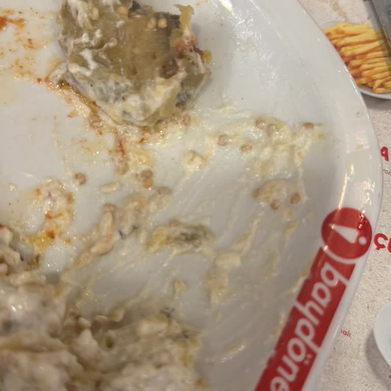 Bayat Ve Hazır Döner, İlgisiz Personel, Sağlık Sorunu Yaşatan Restoran Deneyimi