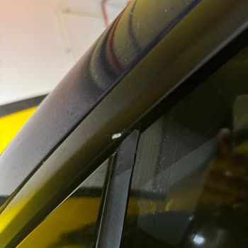 Cam Çatlağı Ve Kötü Kaplama Sonrası İlgisiz Hizmet Mağduriyeti