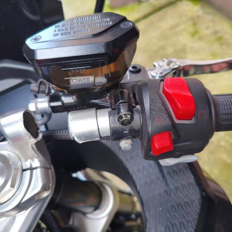 Garanti Kapsamındaki Motosikletin Sağ Gidon Parçası Temin Edilemiyor