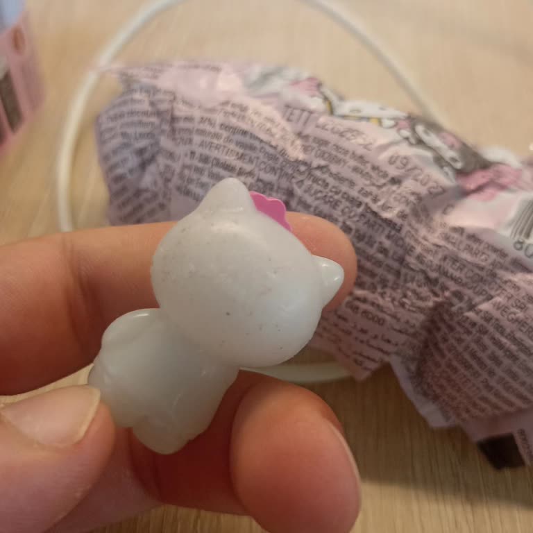 Sürpriz Yumurtadan Erimiş Ve Kirli Oyuncak Çıkması Hayal Kırıklığı Yarattı