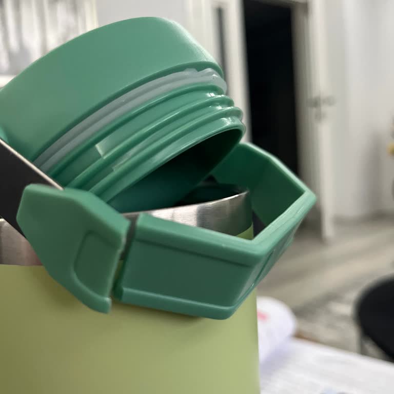 Karaca Star Eyes Termosun Tutma Yeri İlk Kullanımda Kırıldı, Yedek Parça Bulunmuyor