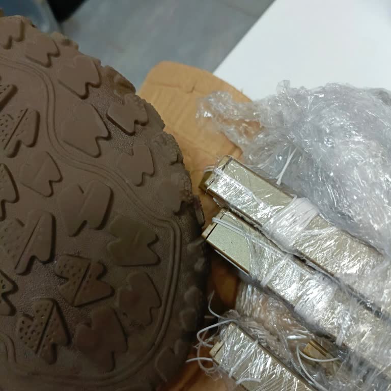 Sipariş Ettiğim Kahverengi Perde Yerine Gri Geldi Satıcı İletişimi Engelledi