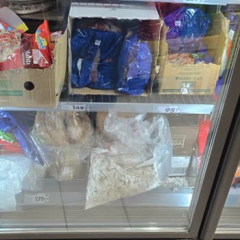 Şok Market'te Mantı Reyonuna Erişim Sorunu Ve İlgisiz Çalışanlar