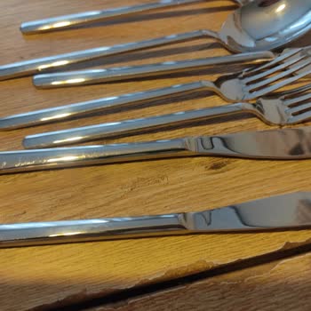 Paslanan Çatal Kaşık Takımı İçin Yetersiz Çözüm Ve İade Sürecinde Mağduriyet