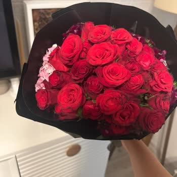 Yanlış Ve Solgun Çiçek Gönderimi Hayal Kırıklığı Yarattı