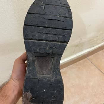 Kısa Sürede Deforme Olan Ayakkabıya Mağaza Ve Müşteri Hizmetlerinden Çözüm Yok