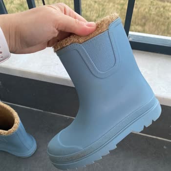 Kötü Koku Nedeniyle Çocuğum Botu Giyemiyor, Satıcıdan Dönüş Alamadım