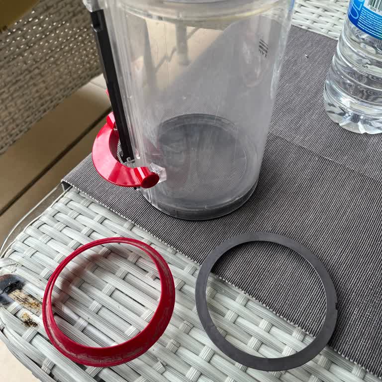 Dyson Süpürgemin Servisten Eksik Ve Hasarlı Parçalarla Dönmesi Mağduriyet Yaşatıyor