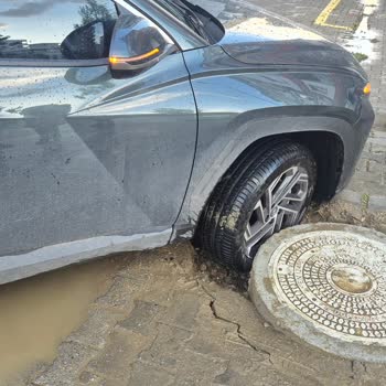 Superonline Kazı Çalışması Sonrası Oluşan Çukur Nedeniyle Aracımda Hasar Oluştu