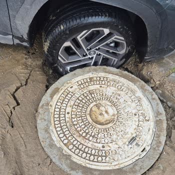 Superonline Kazı Çalışması Sonrası Oluşan Çukur Nedeniyle Aracımda Hasar Oluştu