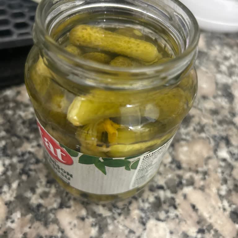 Tat Kornişon Turşusundan Kıl Çıkması Nedeniyle Yaşanan Hijyen Sorunu