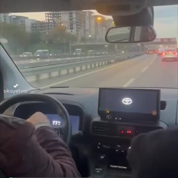 Toyota Proace City 2025 Hareket Halindeyken Kadran Ve Multimedya Karardı!