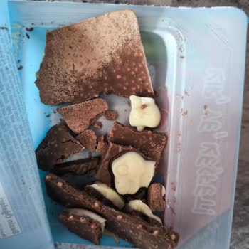 Aldığım Çikolatanın Renginde Değişiklik Ve Tekrarlayan Sorunlar Hakkında Şikayetim Var