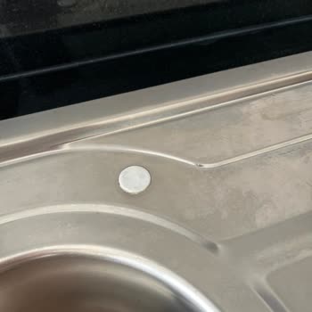 Cif Ultra Sprey Mutfak Yüzeylerde Kalıcı Leke Bırakıyor, Çözüm Bekliyorum