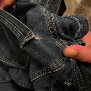 Mavi Pantolonlarda Tekrarlayan Arka Cep Yırtılma Sorunu Ve Çözüm Talebi