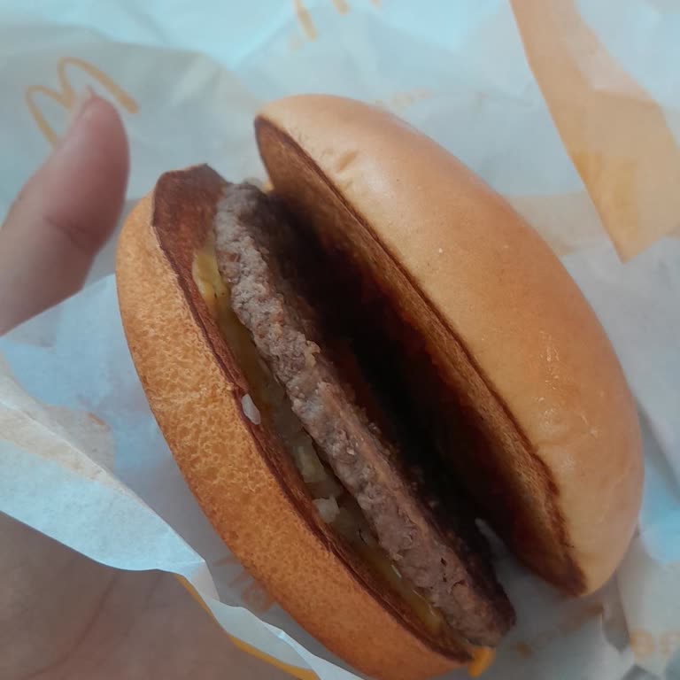 Double Cheeseburger Eksik Ve Görselden Farklı Geldi Tekrar Yaşanan Sorun