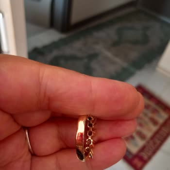 Çizikli Ve Faturasız Ürünler İlgisiz Satıcıdan Mağduriyet Yaşadım