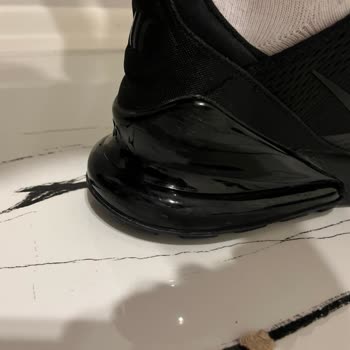 Nike Air Max Ayakkabının Hava Tabanı Kısa Sürede Patladı, Değişim Talebim Reddedildi