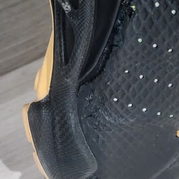 Kısa Sürede Yırtılan Ayakkabı İçin Ücret İadesi Talebi