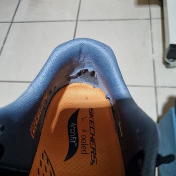 Kısa Sürede Yırtılan Ayakkabı Ve Yetersiz Müşteri Hizmeti