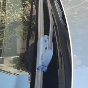 BMW X3 Ön Cam Izgarasındaki Üretim Hatası Aracın Güvenliğini Tehlikeye Atıyor