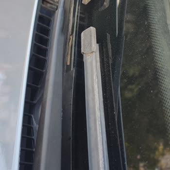 BMW X3 Ön Cam Izgarasındaki Üretim Hatası Aracın Güvenliğini Tehlikeye Atıyor