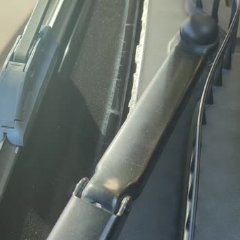 BMW X3 Ön Cam Izgarasındaki Üretim Hatası Aracın Güvenliğini Tehlikeye Atıyor