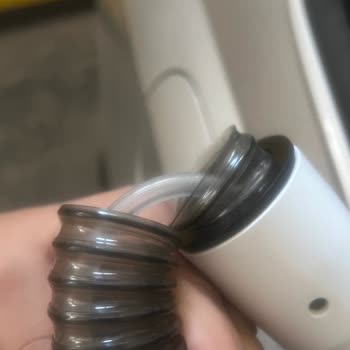 Kiwi Home Ürünü Birkaç Kez Kullandıktan Sonra Hortumunda Ayrılma Ve Yırtılma Meydana Geldi!