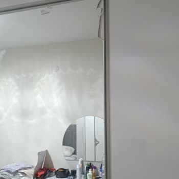 İki Yıldır Çözülemeyen Kırık Dolap Kapağı Mağduriyeti