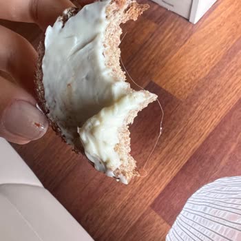 UNO Ekmeğin İçinden Çıkan Kıl Hijyen Konusunda Hayal Kırıklığı Yaşattı