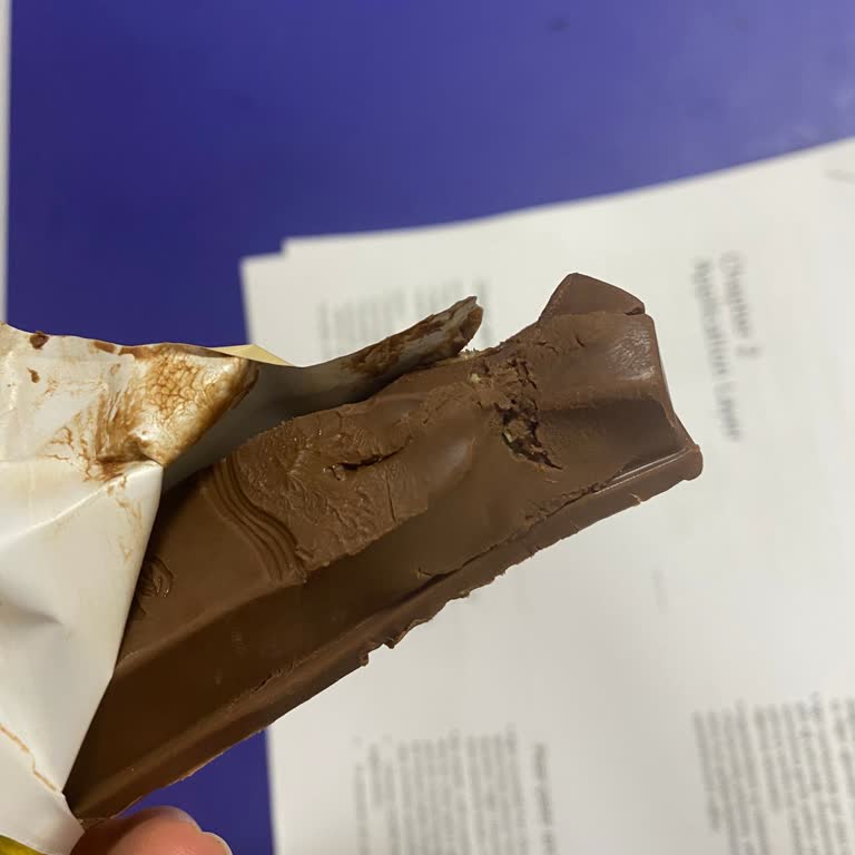 Aldığım Çikolatanın Yarısında Krema Yok Ve Görüntüsü Farklıydı