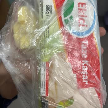 Aldığım Ekici Peynirlerinde Kötü Koku Ve Tat, Ücret İadesi Talebi