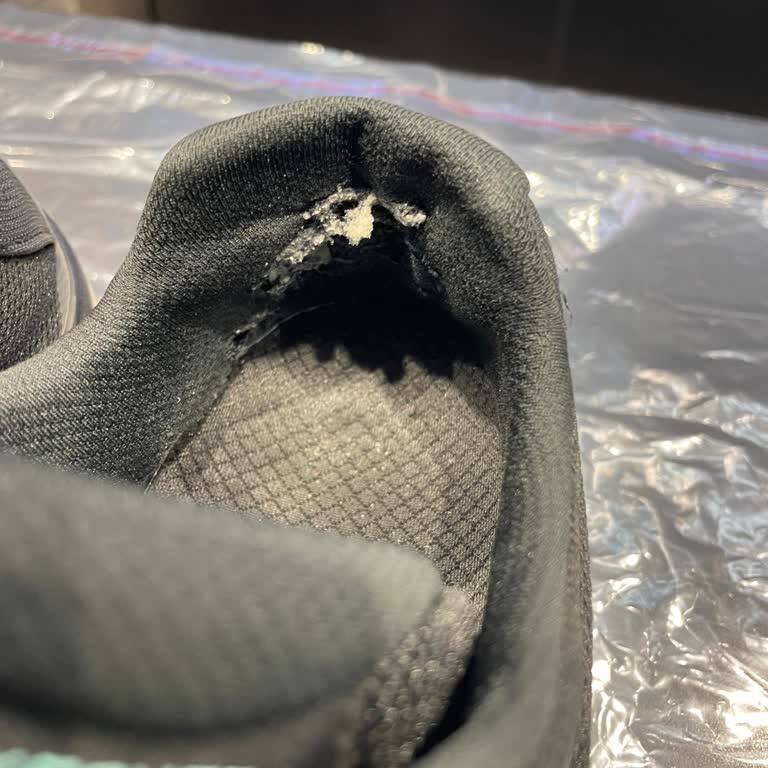 Aynı Model Ayakkabının Birine Değişim Yapılırken Diğerine Ret Verilmesi Şaşırtıcı