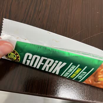 Aldığım Gofretin İçinden Kurt Ve Örümcek Ağı Çıktı, Hayal Kırıklığı Yaşadım